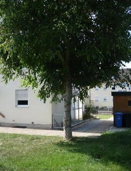 Sonnige DHH im Straubinger Süden mit großem Garten - Straubing
