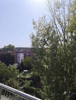 Sonniges Dachgeschoss mit herrlichem Ausblick von 2 Balkonen! - Dresden