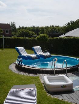 Charmantes Reihenendhaus mit Pool und Gartenidylle - Kaltenkirchen