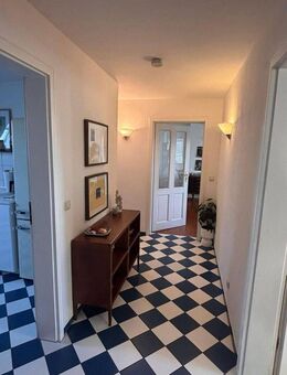 Sehr schöne 2,5 Zimmer Maisonette Dachgeschoss Wohnung - Landau (Pfalz)