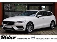 Volvo V60, T6 Twin Engine Momentum PRO, Jahr 2020 - Berlin