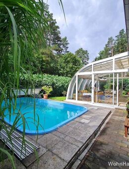 Großzügiger Bungalow mit Wintergarten & Pool im Gartenparadies - Beelitz