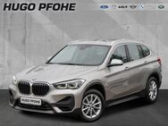 BMW X1, xDrive20i Advantage Panodach Adapt, Jahr 2021 - Schwerin