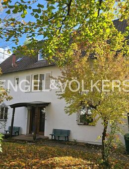 Seltenheit für Liebhaber . Original Breitling-Villa mit Anbau, herrlicher Terrasse, Fernsicht und Garten - Tübingen