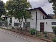 Freistehendes, großzügiges 1-2 FHS mit großer Einliegerwohnung, Wintergarten, Balkon, Garten, Do-Garage und Stellplätzen, in Freisen-Oberkirchen - Freisen