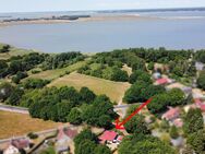 Ein Traum im Bungalowstil mit zusätzlichem separatem Gästehaus eingebettet zwischen dem Bodden und dem Wald - Fuhlendorf (Mecklenburg-Vorpommern)