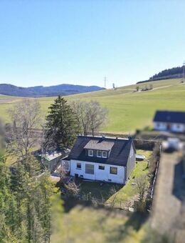 Idyllisches Zweifamilienhaus mit vielseitigen Gestaltungsmöglichkeiten in Winterberg-Altenfeld! - Winterberg