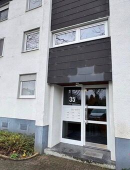 Frei zur Selbstnutzung ! Geräumige 2,5- Raum ETW im 2.OG; Nienhuser Busch 35 in Essen - Essen