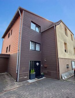 Zweifamilienhaus mit großem Garten und Garage - Riegelsberg