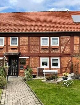 Hübsches Einfamilienhaus mit Garage und großem Garten - Holle