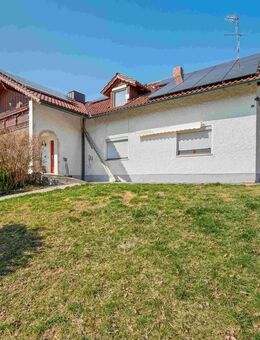 Großzügiges und gepflegtes Zweifamilienhaus mit viel Platz, Komfort und Möglichkeiten! - Hutthurm