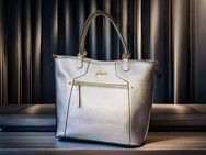 Elegante GUESS-Handtasche in edlem Silber - Wuppertal