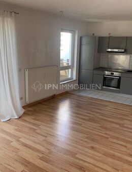 Helle Etagenwohnung mit EBK, Tageslicht-Duschbad und Balkon in der östlichen Altstadt - Rostock