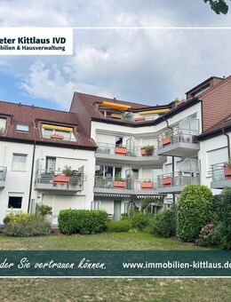 **Bonn-Beuel: Charmante Dachgeschosswohnung 2 Zimmer, Balkon und Tiefgaragenstellplatz** - Bonn