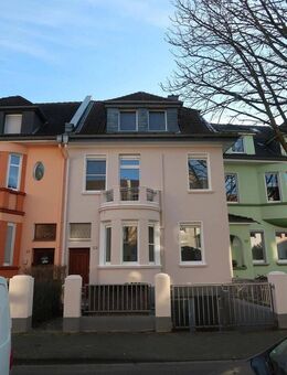 Wunderschöner Altbau in Bestlage: Stilvolles Wohnen mit großem Garten in charmanter Straße - Düsseldorf
