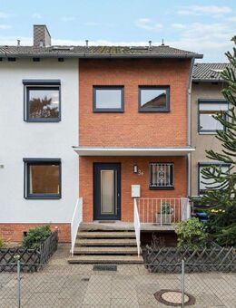 Bezugsfertiges saniertes Reihenmittelhaus mit 6 Zimmern und Garage in Seelze - Seelze