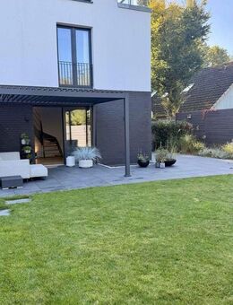 Modernes Endhaus am Brabandkanal mit Garten, Dachterrasse und Wellnessbereich - Hamburg