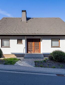 Ihr neues Zuhause mit Panoramablick und großzügigem Ausbaupotenzial - Warstein