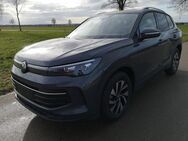 VW Tiguan, 2.0 TDI Life IQ Head GV5 Life, Jahr 2025 - Dettingen (Erms)