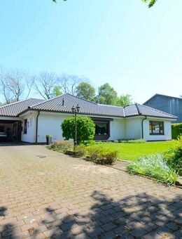 Großzügiger Winkelbungalow in ruhiger Wohnlage mit Ausbaureserve und gepflegtem Garten - Weddingstedt