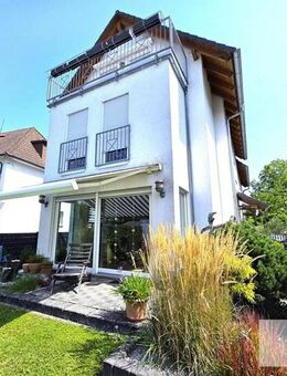 Top gepflegte Doppelhaushälfte mit schönem Garten in einem attraktiven Wohngebiet von Großauheim - Hanau (Brüder-Grimm-Stadt)