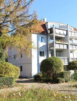 Leerstehende 3 Zimmer Wohnung mit drei PKW Stellplätzen - Freital