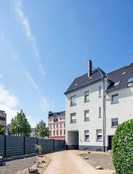 Mehrfamilienhaus mit Garagen im Stadtkern der Stadt Guben - Guben