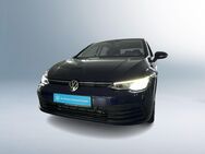 VW Golf, 2.0 TDI Life SHZHZG, Jahr 2021 - Idstein