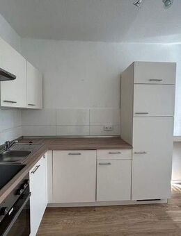 ---Helle, sanierte 3-Raum-Wohnung mit hochwertiger Einbauküche in begehrter Lage von Lusan--- - Gera