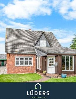 Einfamilienhaus mit Nebengebäuden - Aventoft