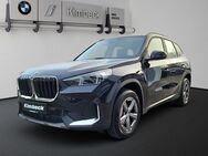 BMW X1, sDrive18i ParkAss ActiveGuard, Jahr 2023 - Eggenfelden