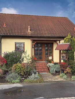 Familienidylle - Geräumiges Einfamilienhaus mit Keller in ruhiger Siedlungslage in Pegau - Elstertrebnitz