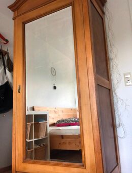 Charmanter Vintage-Dielenschrank, Vollholz, Unikat mit Charakter - Bühl