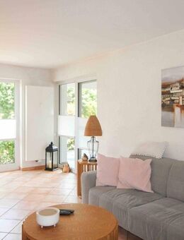 Möblierte, hochwertig sanierte Erdgeschosswohnung mit kleiner Gartenoase - Seeheim-Jugenheim