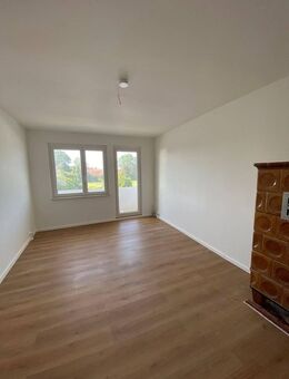 Helle 1 Zimmer Wohnung mit Balkon *Kleine Küche mit Holz-/Kohleofen *Duschbad mit Fenster *Keller - Jüterbog