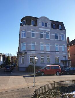 Große, in zentraler und ruhiger Lage befindliche 4 (5) Zimmer Wohnung mit Balkon - Emden