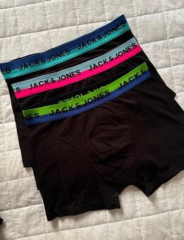 neue Unterwäsche von Jack & Jones und Karl Kani - Duisburg