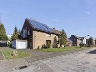 RE - SÜD: FAMILIENHIT/ GROSSZÜGIGES REH/ KAMIN/ GROßER GARTEN/ 2 GARAGEN/ CARPORT - Recklinghausen