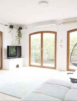 Barrierearmer Bungalow mit großem Garten, Keller & 2 Garagen - ruhige Lage in Edling - Edling