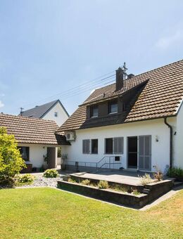 Umfassend modernisiertes Einfamilienhaus mit Pool, Klimaanlage, Garage & Top Garten - Grenzach-Wyhlen