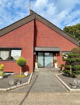 Exklusives Einfamilienhaus: 5 Zimmer, Kamin, Garten & Doppelgarage in Schermbeck-Gahlen - Schermbeck