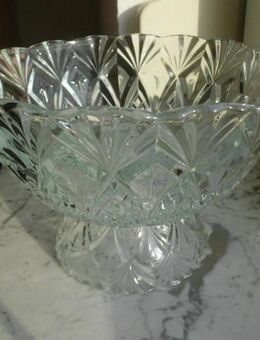 Glas Schale 20 cm auf Fuß Pressglas Deko Glasschale 3,- - Flensburg