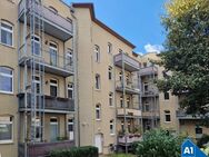 Paketangebot für Kapitalanleger: Zwei attraktive Dachgeschosswohnungen mit Balkon, Garage u. Stellplatz im gefragten Paulusviertel - Halle (Saale)