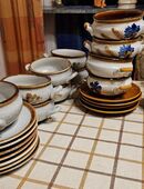 y17) Flohmarktkiste Nr 8 Trödel Kiste Porzellan Kuchenteller Suppentassen in 31303