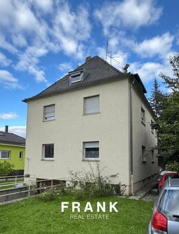 Attraktives Dreifamilienhaus als Kapitalanlage in Fürth (Nähe Klinikum) - Fürth