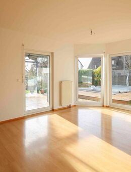 Zukunftssichere Energieeffizienz mit Wärmepumpe und optimaler Dämmung - Illingen (Baden-Württemberg)