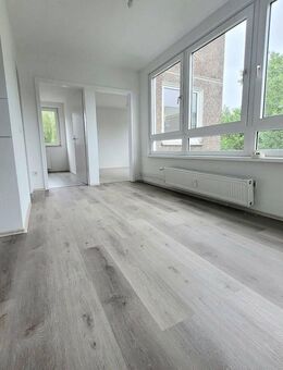Aussicht über Freisenbruch! Helle 4-Zimmer-Wohnung mit Balkon! - Essen