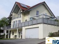 Traumhaftes Einfamilienhaus mit Garten, Doppelgarage und PKW-Stellplätzen im Freien in Burladingen! - Burladingen