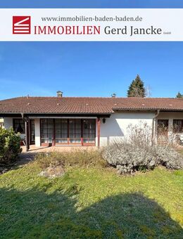 Ottersweier, Bungalow auf großem Grundstück mit Hof, Garten und zwei Garagen! - Ottersweier