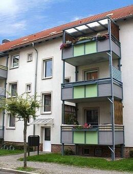 + 2 Zimmer mit großem Balkon + - Calbe (Saale)